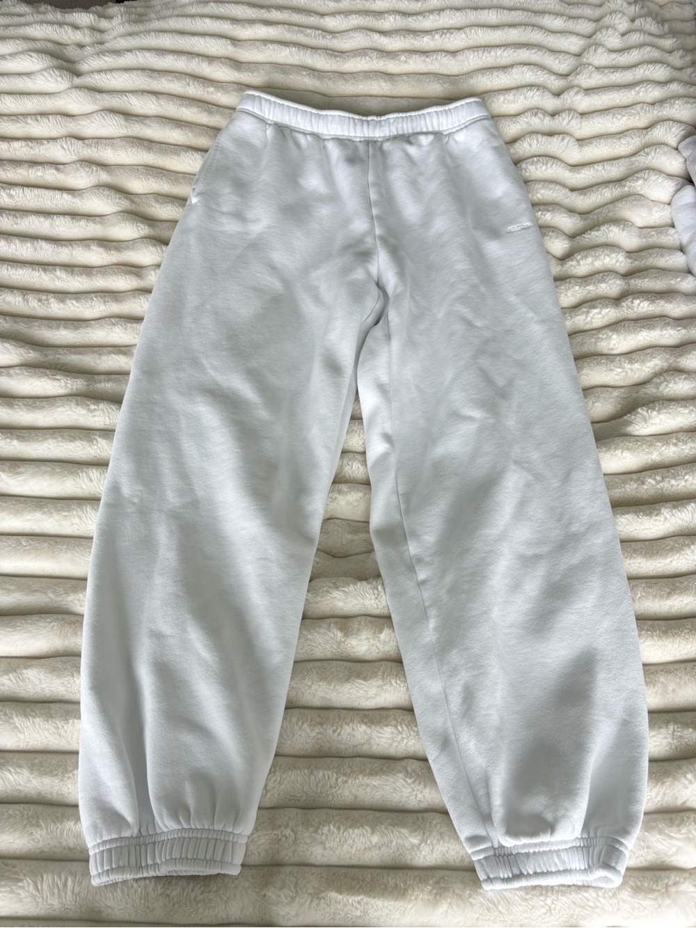 Aritzia mega fit cuffed sweatpants